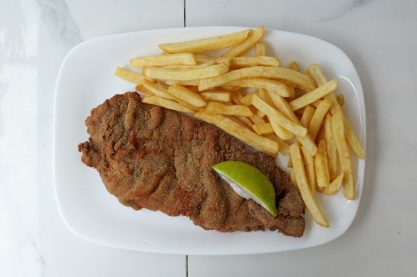 Milanesa de Carne Con Papas Fritas
